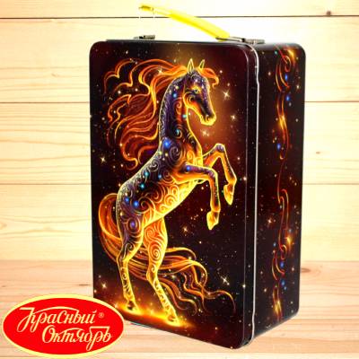 Сладкий новогодний подарок в виде шкатулки от фабрики Красный Октябрь в Чашниково